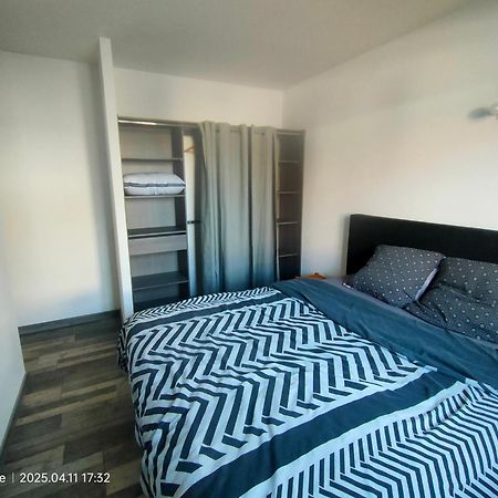 Chambre Dans Maison Plain-Pied Moderne Roanne Esterno foto