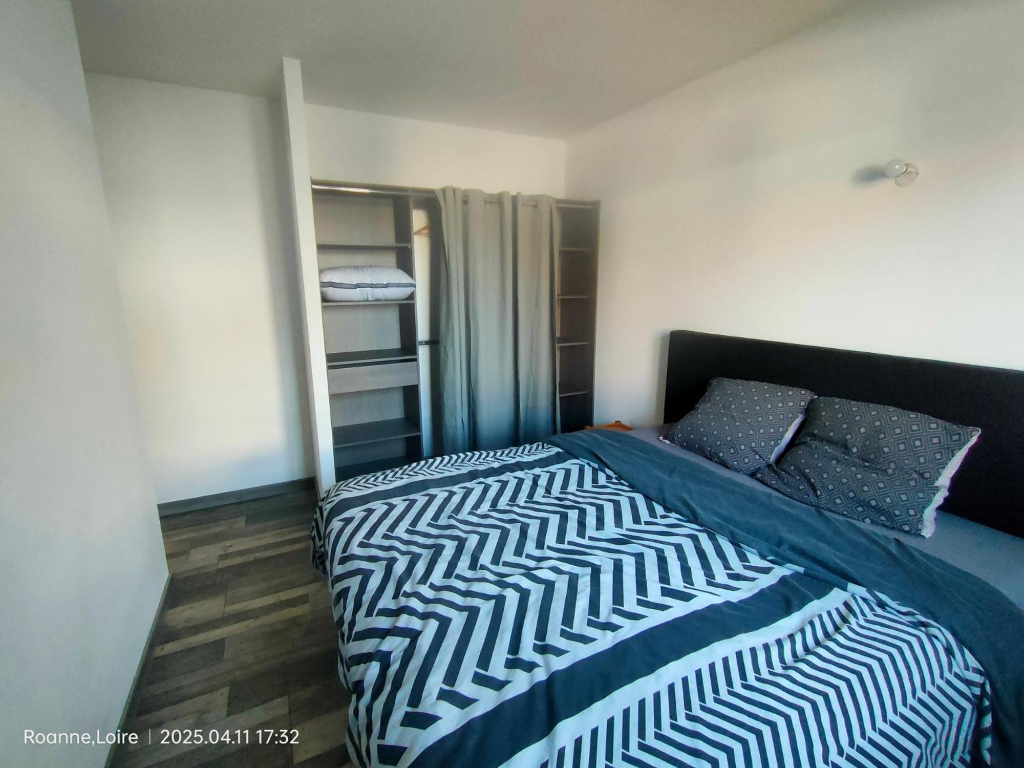 Chambre Dans Maison Plain-Pied Moderne Roanne Esterno foto