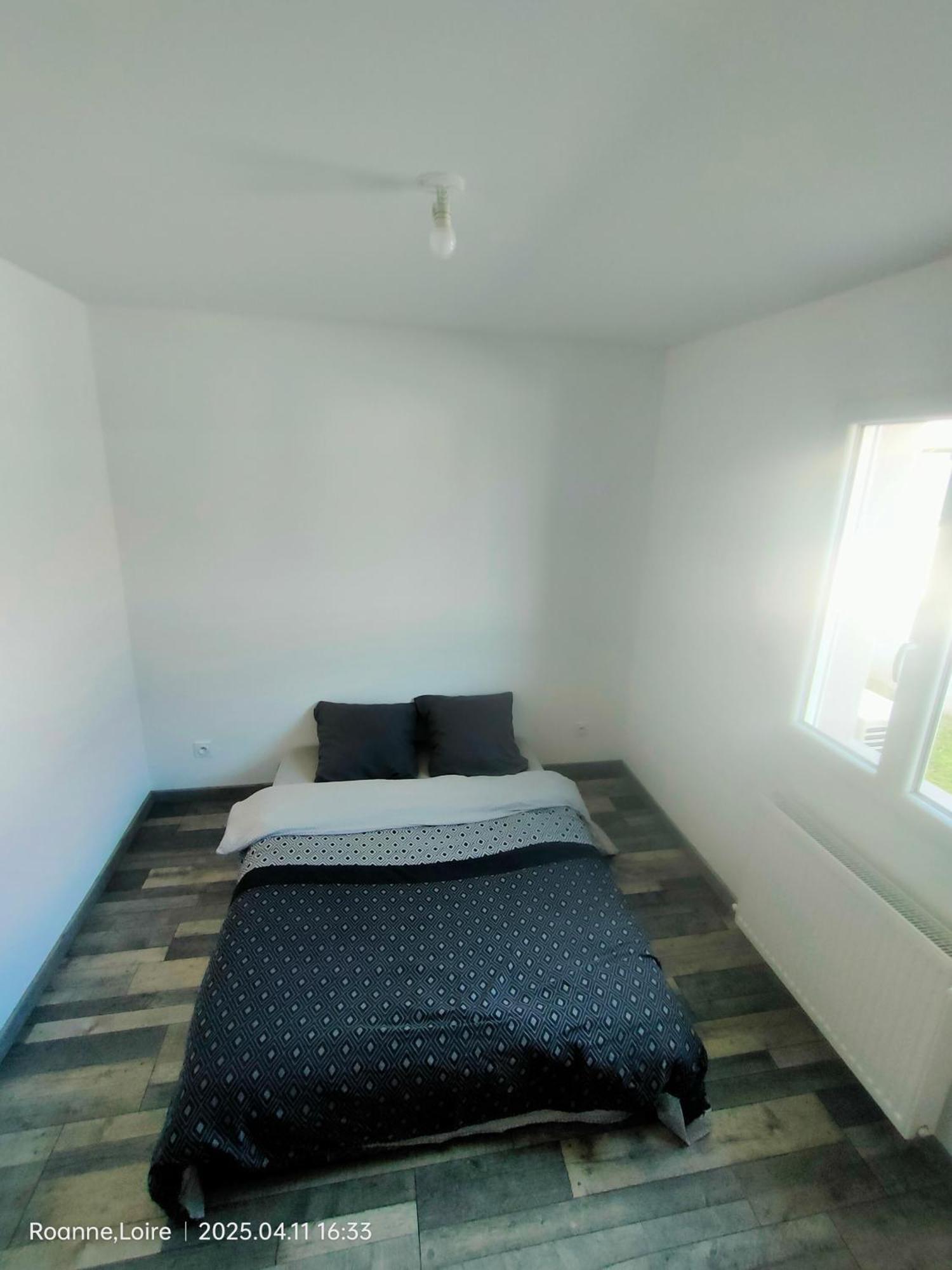 Chambre Dans Maison Plain-Pied Moderne Roanne Esterno foto