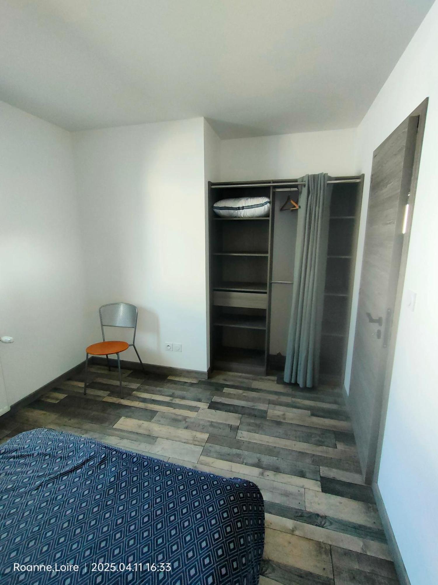 Chambre Dans Maison Plain-Pied Moderne Roanne Esterno foto